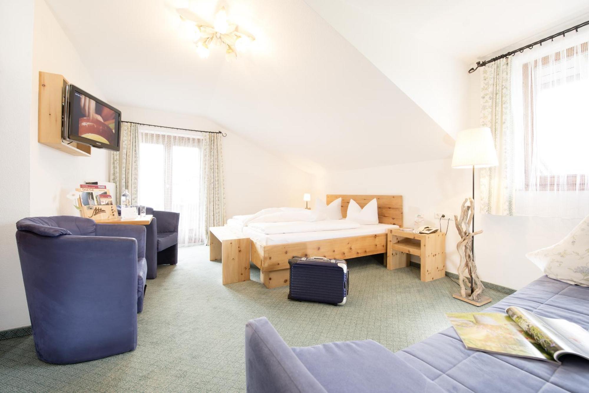 Hotel Maximilian Reutte Pokoj fotografie